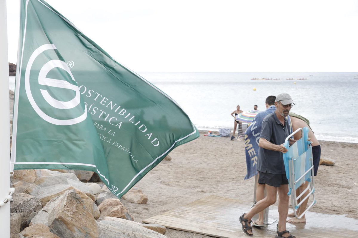 NoeliaArroyoHer's tweet photo. Solo 5 #municipios de 🇪🇸 obtenemos el certificado de ‘Sostenibilidad Turística’ @QCalidad para sus playas y #Cartagena es uno de ellos✔️
Hoy hemos izado en #ElPortus una de las 12 que hemos obtenido para nuestro litoral🏖 Seguimos apostando por la calidad como destino turístico. https://t.co/8soYhTCYD9