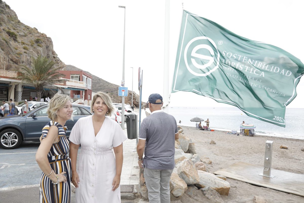 NoeliaArroyoHer's tweet photo. Solo 5 #municipios de 🇪🇸 obtenemos el certificado de ‘Sostenibilidad Turística’ @QCalidad para sus playas y #Cartagena es uno de ellos✔️
Hoy hemos izado en #ElPortus una de las 12 que hemos obtenido para nuestro litoral🏖 Seguimos apostando por la calidad como destino turístico. https://t.co/8soYhTCYD9