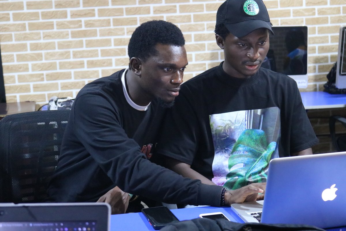 broaddrive's tweet photo. Asking the right questions and teamwork is a virtue that we must all embrace. Everybody benefits when everybody is better. @broaddrive Web design Bootcamp day4
https://t.co/oTxl0ZzVGA
#broaddrive
#broaddrivehostingsolutions
#webhosting
#techsupport https://t.co/XWNHo5ibGn