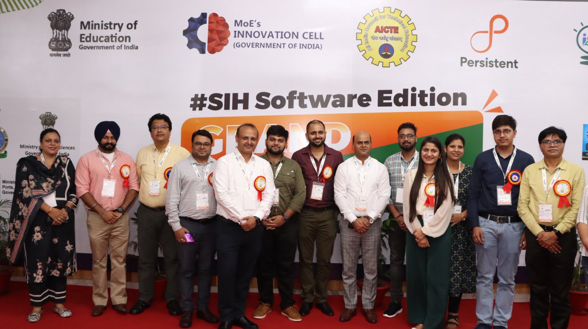 CGCPunjab's tweet photo. The judges are evaluating the ideas of the participants as competition has almost reached its final stage. #SmartIndiaHackathon2022 #SIH2022 #InnovationSeAtmanirbharBharat #PM_ModiAtSIH #SoftwareEdition @PMOIndia @narendramodi @PIBHRD @abhayjere @mhrd_innovation @AICTE_INDIA https://t.co/tQiGY1XBd7