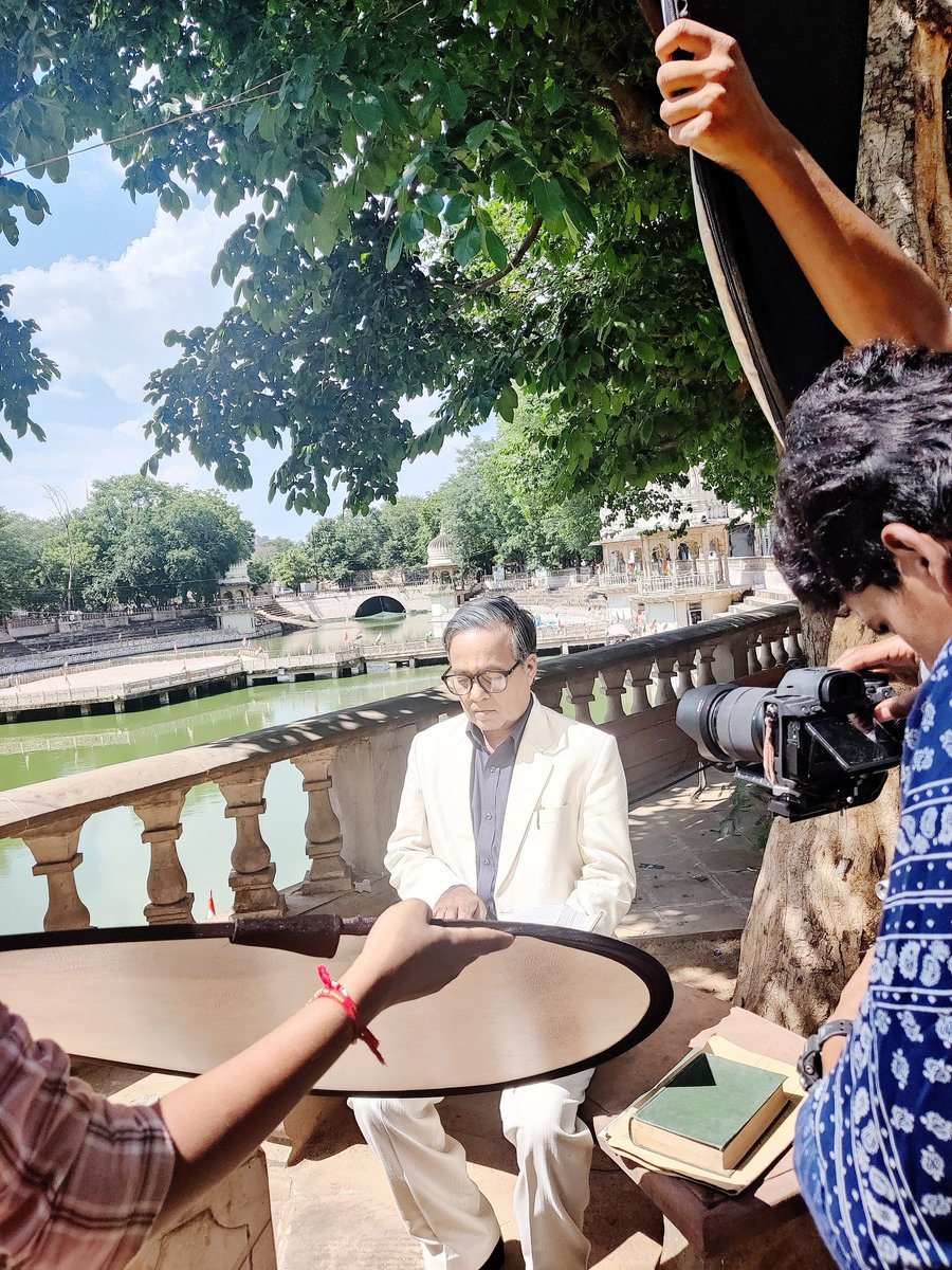 ArjunSinghFilms's tweet photo. It is very easy to destroy, very difficult to make.

गुरु जी के साथ काम कर के, हर बार कुछ नया सीखने को मिलता है,

Dr. Baba Saheb Ambedkar के किरदार में गुरुजी @Dr_Mr_Adarsh

filming "Hindu Code Bill"
Thanks Team https://t.co/jbOPkq2JDZ