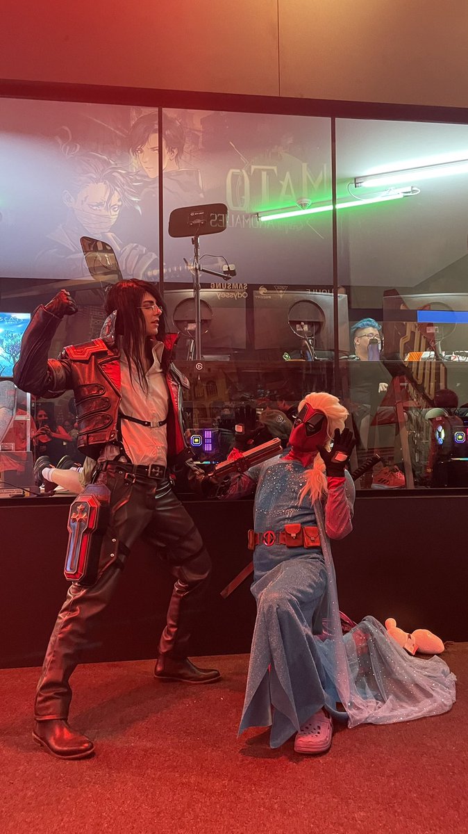 StudioIGGYMOB's tweet photo. Grave Vs Deadpool!!!
It was a good day, Deadpool. Such an awesome outfit as well!👍👍👍 #gungravegore #gamescom2022 #dedpool https://t.co/ODfBDFT9yh