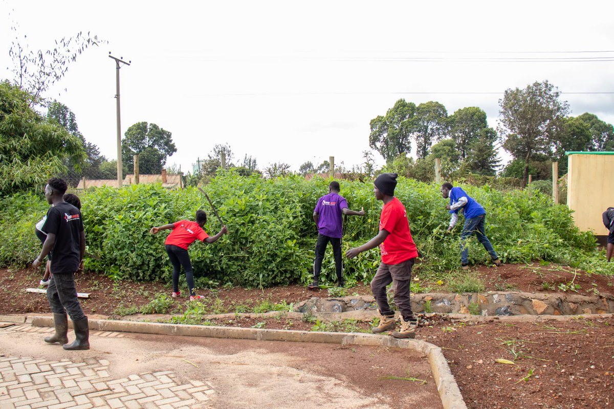 calebkoech9's tweet photo. Uasin gishu tunaweza chapter participated in the planting of trees at Eldoret Arboretum courtesy of @elfafrica1
Glad to be part of the greening africa movement
#YouthfulandUseful
#YouthDay2022
#YDOS2022
#ELFat10 https://t.co/352opY5T5G