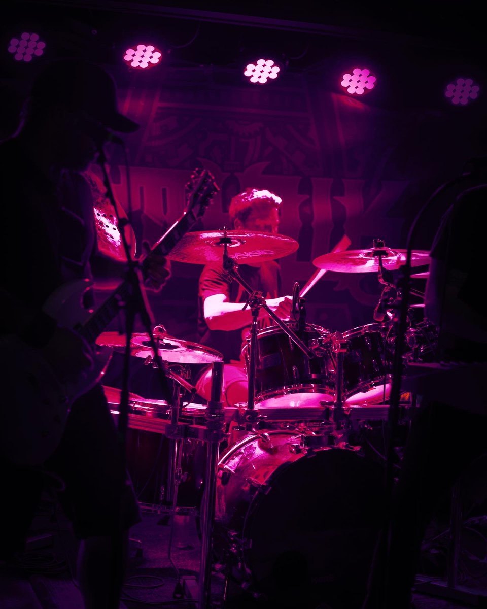 Octohawk1's tweet photo. Some snapshots taken at Vaterland 13.08.22. Thanks to Catrine Sinsen Watz 🔥🤟

#sludge #prog #progressivesludge #doom #stonerdoom #metal #stonermetal #vaterland https://t.co/zcQ13mR05Z