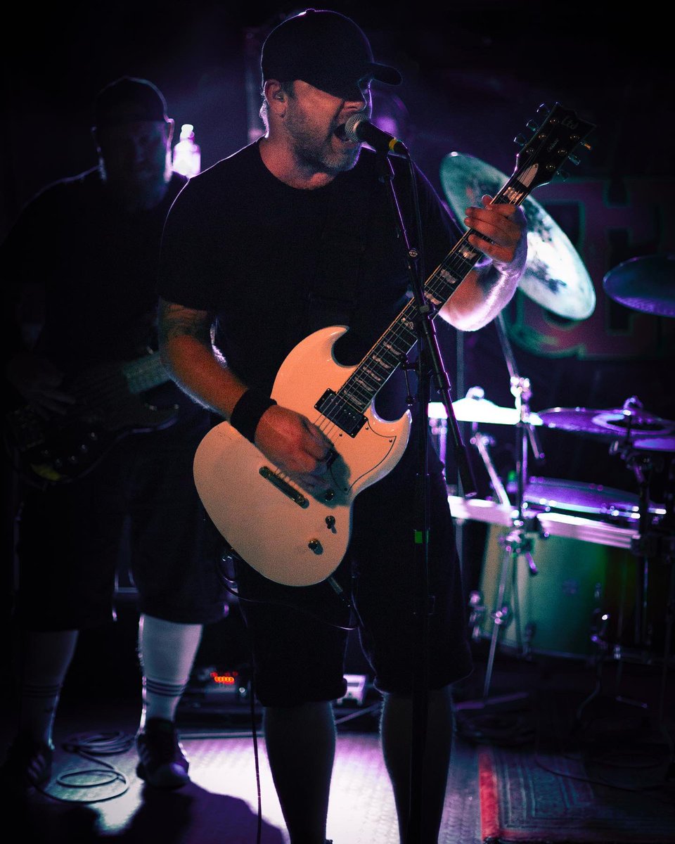 Octohawk1's tweet photo. Some snapshots taken at Vaterland 13.08.22. Thanks to Catrine Sinsen Watz 🔥🤟

#sludge #prog #progressivesludge #doom #stonerdoom #metal #stonermetal #vaterland https://t.co/zcQ13mR05Z
