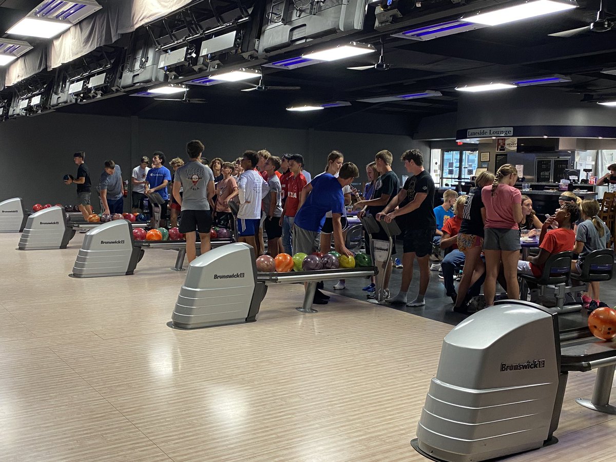 FBLA Social Night was a fun success! Thank you to Cujo and Paula Smith for hosting us at Landoll Lanes! What a great way to start our FBLA activities for the year! 🐾
