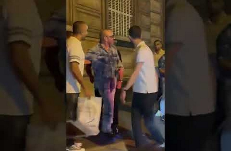 limametti's tweet photo. VIDEO. Le roi Mohamed VI totalement ivre à Paris : Fake news ou réalité ?

https://t.co/mSdmc7c9oc

#kebetu #Senegal #Afrique https://t.co/9OX1U790iL