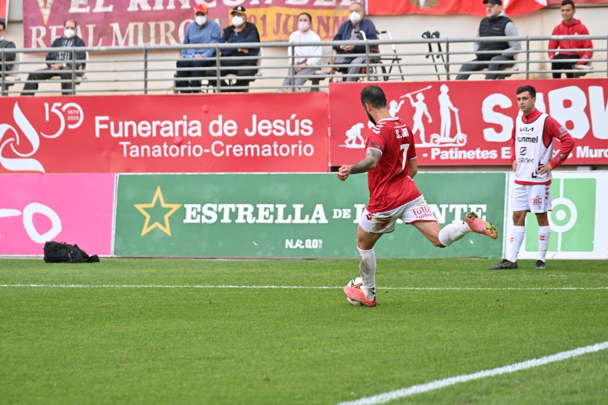 FunerariadJesus's tweet image. ⚽️⚽️
Este año, de nuevo, podrás encontrar a Funeraria de Jesús en las vallas del Enrique Roca de Murcia. También formaremos parte del Club de Empresas del Real Murcia.

¡Mucha suerte esta temporada @realmurciacfsad !