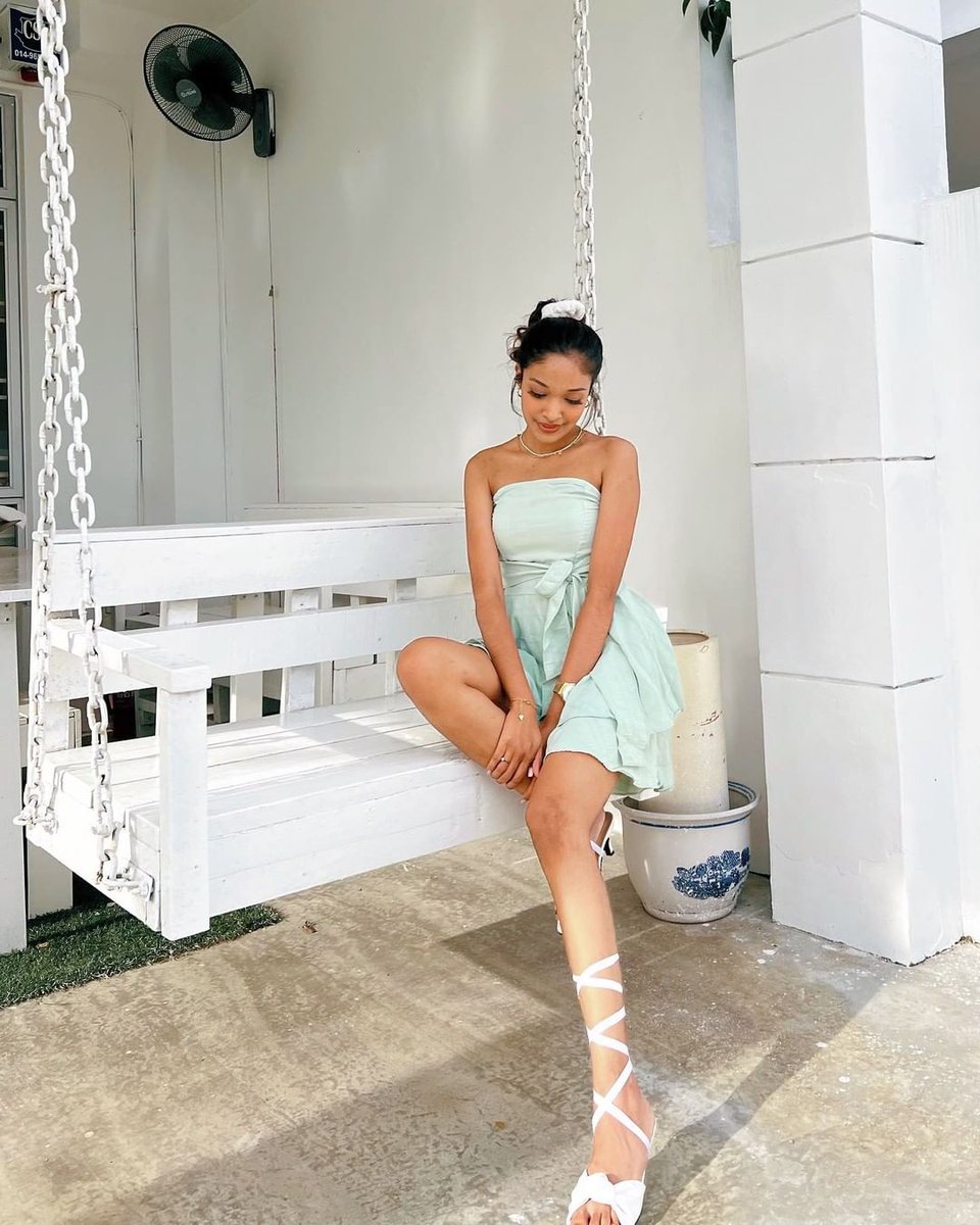 lovito_official's tweet photo. Bring a little magic into your wardrobe by introducing a new hue to your closet.🍀 Let this shade of mint green do the job for ya!💚 Featuring the pretty khesyinii_
💎IG: khesyinii_
🔎L22AD140
🛒Shop now>>https://t.co/BQbomoAkpu
👉Use 13% extra code: LOVITWEET

#Lovito #romper https://t.co/OoumYf5fft