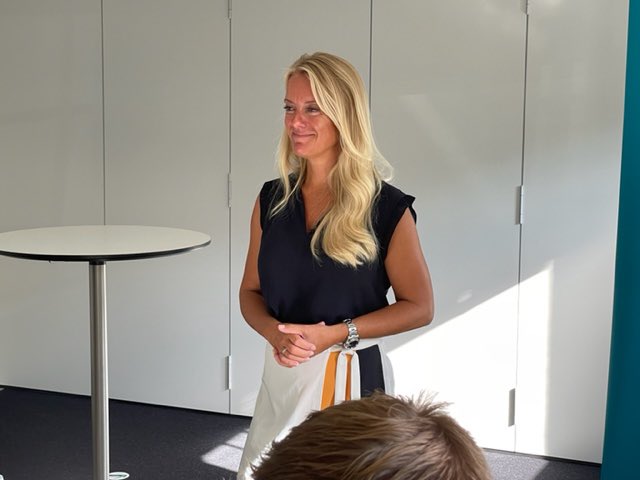 Jannick Nytoft (@jannicknytoft) on Twitter photo Mangel på arbejdskraft, omkostningsboom og bureaukrati i det offentlige. Nogle af de emner, som HORESTAs medlemmer bragte op under 60 minutters intensiv debat i dag med <a href="/PernilleVermund/">Pernille Vermund</a>. Tak for besøg, dialog og lydhørhed, Pernille. Mangel på arbejdskraft, omkostningsboom og bureaukrati i det offentlige. Nogle af de emner, som HORESTAs medlemmer bragte op under 60 minutters intensiv debat i dag med <a href="/PernilleVermund/">Pernille Vermund</a>. Tak for besøg, dialog og lydhørhed, Pernille.