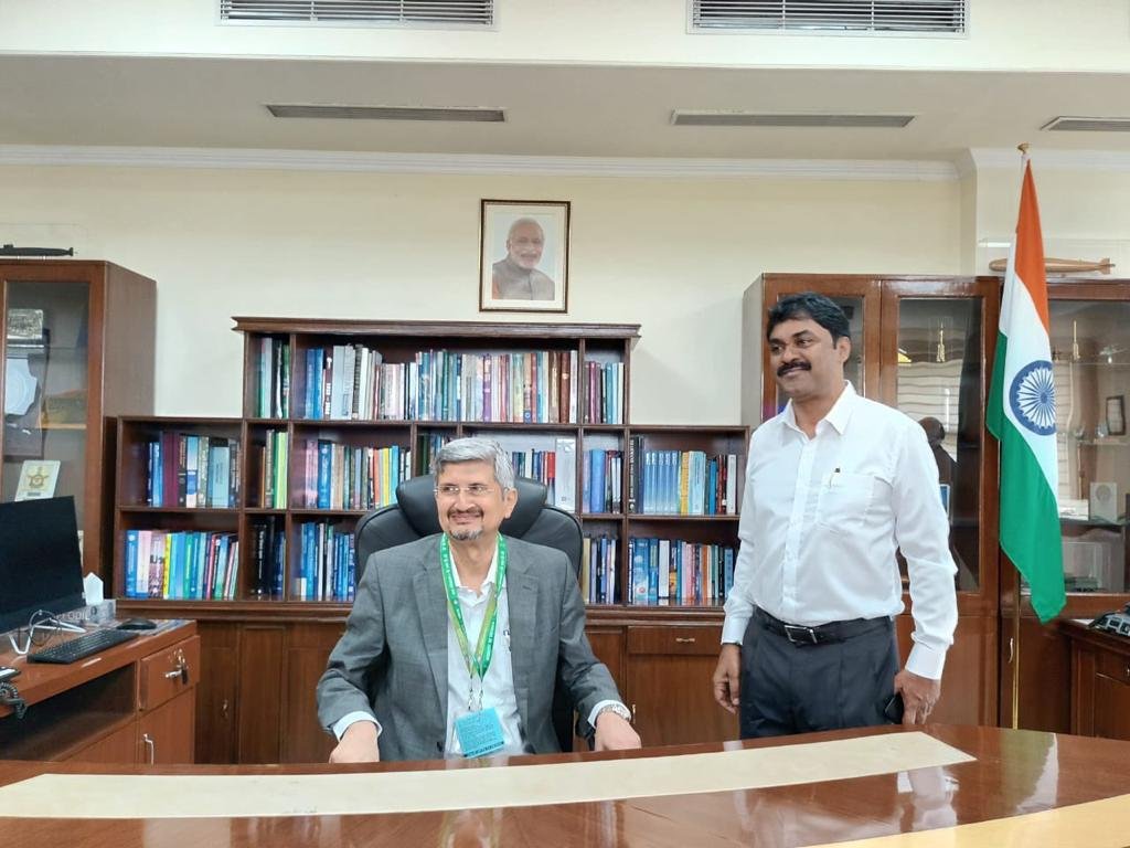 ANI's tweet photo. Dr Samir V Kamat today assumed the charge as the new chief of the Defence Research and Development Organisation (DRDO) from G Satheesh Reddy who will now look after the charge of Scientific Adviser to Defence Minister. https://t.co/fZrWz6Gptq