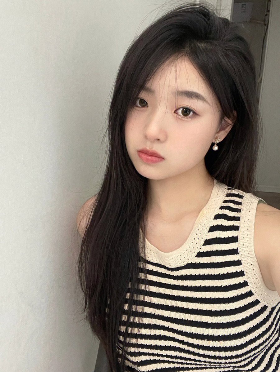 JerryBader9's tweet photo. Oh, new earrings

#杭州
 
vx：Exo062888 https://t.co/gnUB6s3Ejn