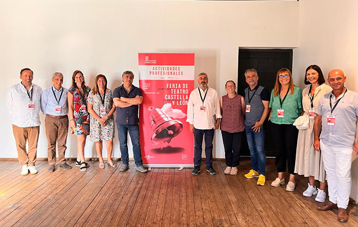 Primera reunión de trabajo entre La Red Española de Teatros y la Rede de Teatros e Cineteatros Portugueses dlvr.it/SXGrrC