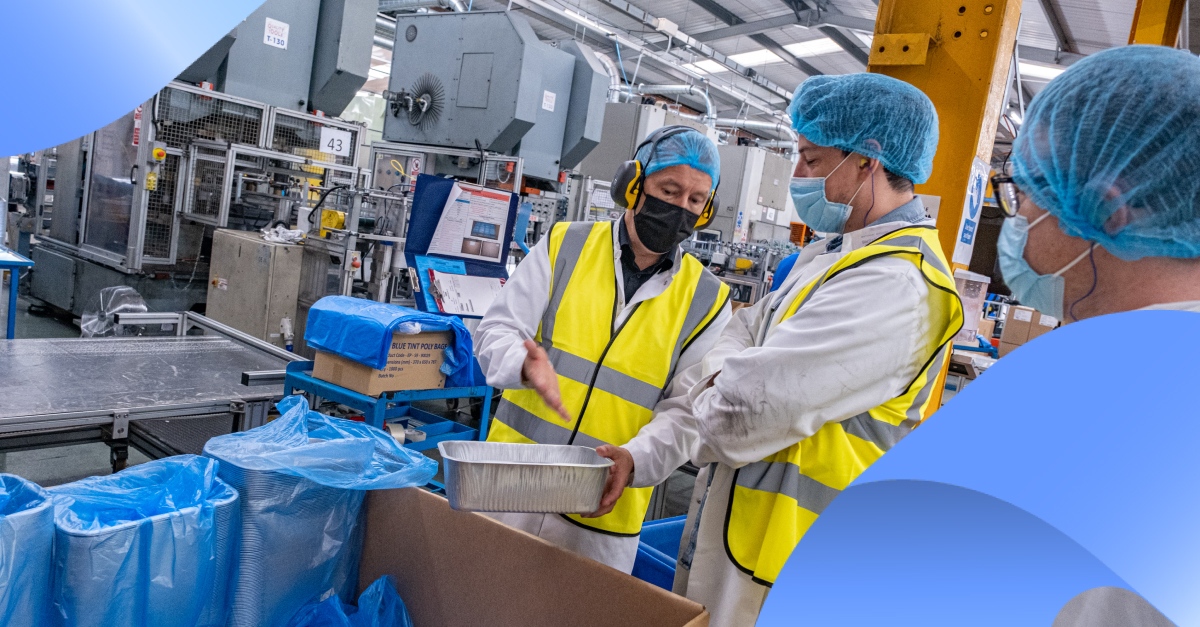CoppiceAlupack's tweet photo. Quality control and care with a human touch 👌 
. #aluminium #aluminiumproducts #sustainability #sustainablepackaging #recycle https://t.co/4JnE4dAv7W