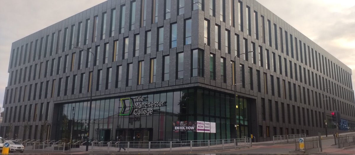 Manchester College tweet media