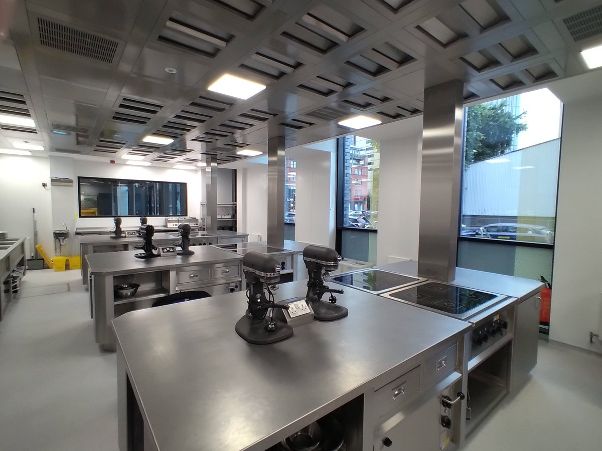 Manchester College tweet media