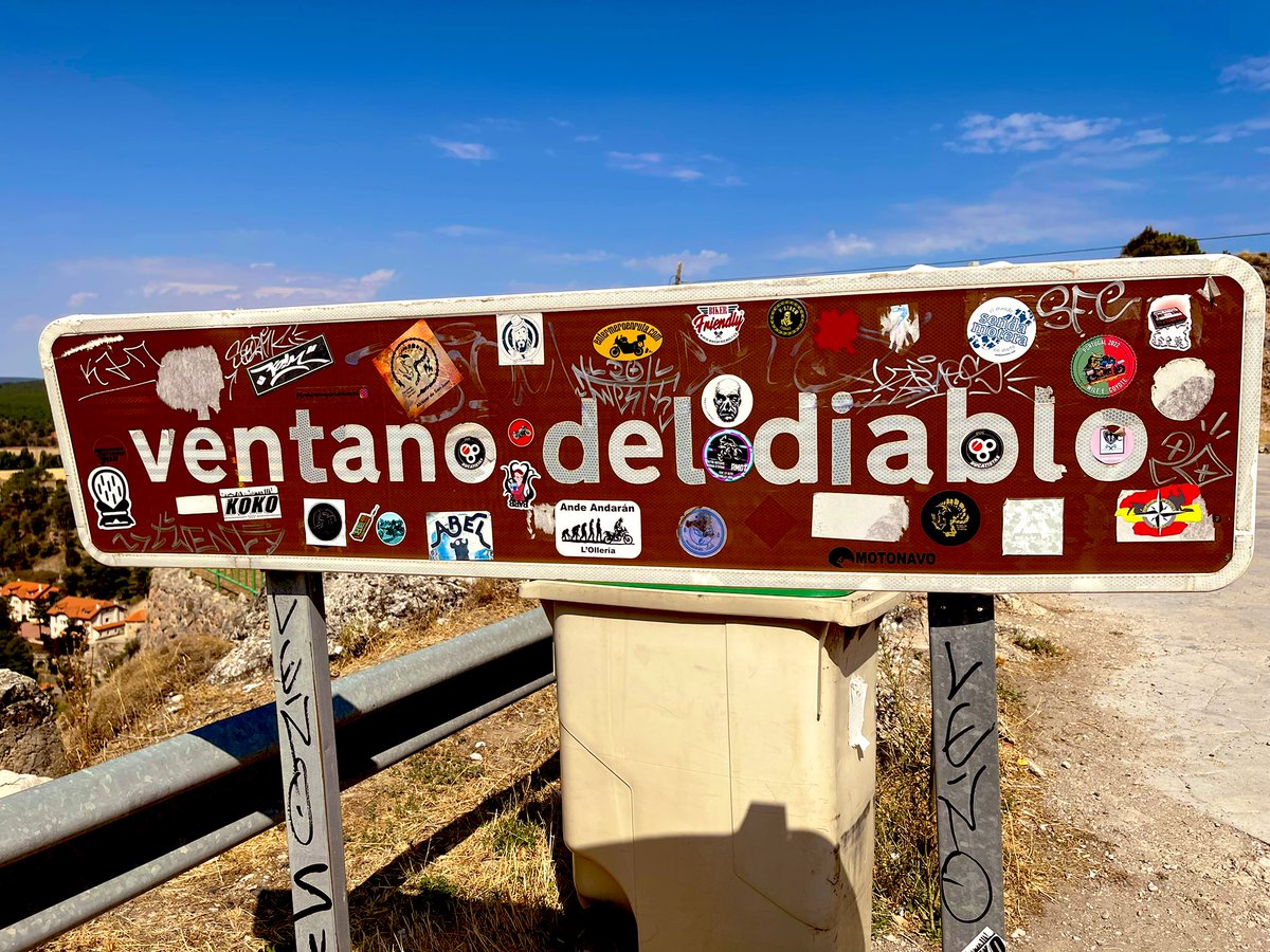 jlatienzaruiz's tweet photo. Vistas espectaculares @pSerraniaCuenca @cmorenoarcos @dvdromar @raguerralde #Ventano #SerraniaCuenca ⛰🌲🪨 https://t.co/Ove79LJRN9