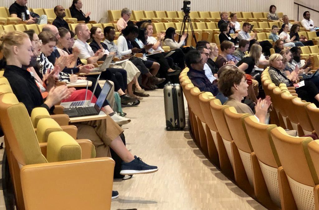 Tanmaya_Lal's tweet photo. An important discussion
#DevRes2022
Global health & ‘decolonization’
Good to join
@ottersenolep Pres. @karolinskainst
@AHagfeldt Rektor @UU_University
Esther Bayiga @Makerere
@hampusholmer @SweMFA
Spoke on India’s development partnerships #SouthSouthCooperation
@IndiaUNFund https://t.co/Ufy6lM4f3S