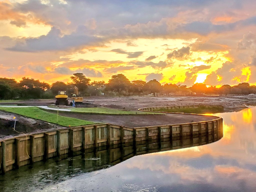 AshleyByham's tweet photo. @standrewsboca It's going to be a great Friday for growing grass... https://t.co/5kFPnOU5LC