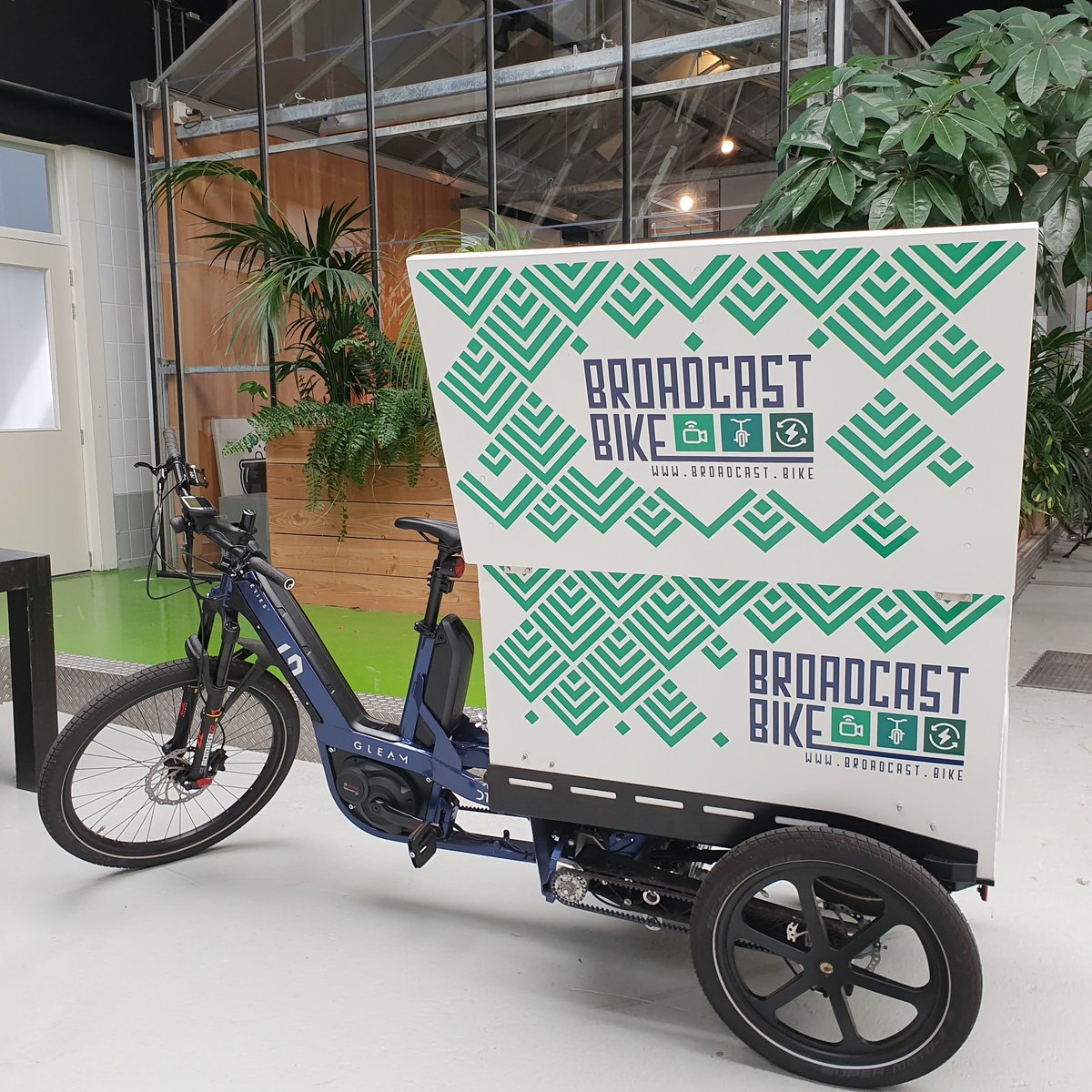 Bart_at_work's tweet photo. One of the reasons why our Broadcast Bike exists 😃
#decadeofthecargobike #cargobike #broadcastbike #cycling #carbonfootprint #carbonreduction https://t.co/RZaWahShjb