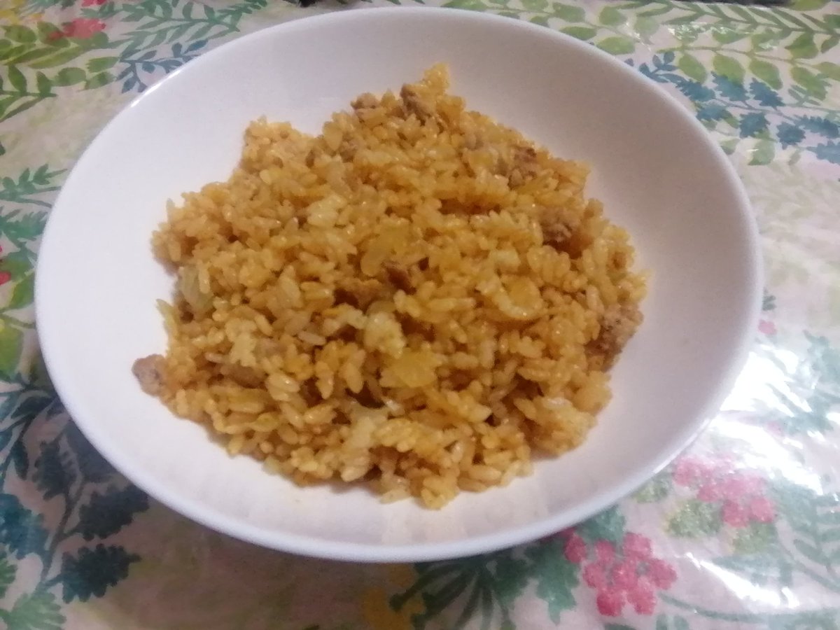 deviching's tweet photo. 近所のスーパーのレイアウト変更後、棚に並んでいて即買い😁ご飯、玉ねぎ、豚挽肉で簡単にできた🤗なのに、スパイスめっちゃ香って美味でした🥰 https://t.co/QU39aeXZuj