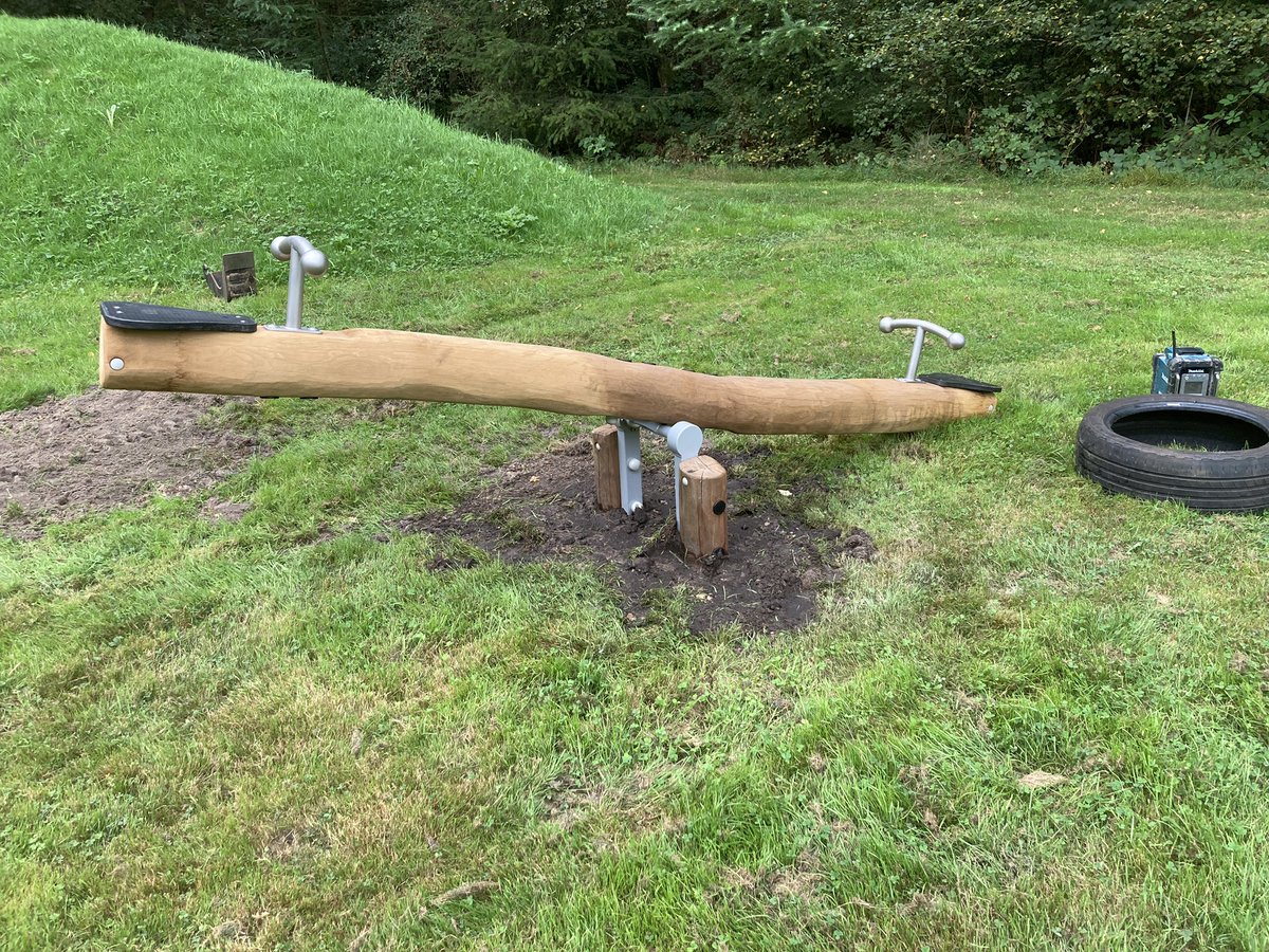 Opbouw van de speeltuin in het #Koepelbosch <a href="/Oldeberkoop/">Oldeberkoop</a> is in volle gang. 💪🏻😎