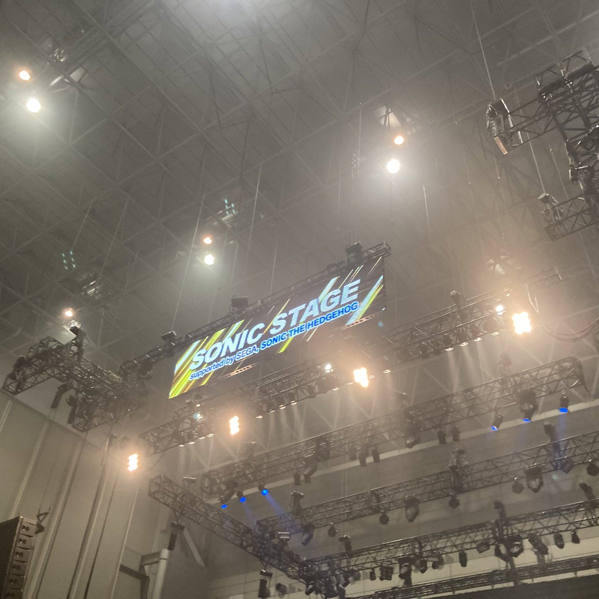 FavColour_aoi's tweet photo. サマ��ニでもタワレコでも、運よくカーリーを間近で見られて幸せだった🥹私はやっぱりカーリーの歌が大好きだ😭 https://t.co/BfnR48rSCD