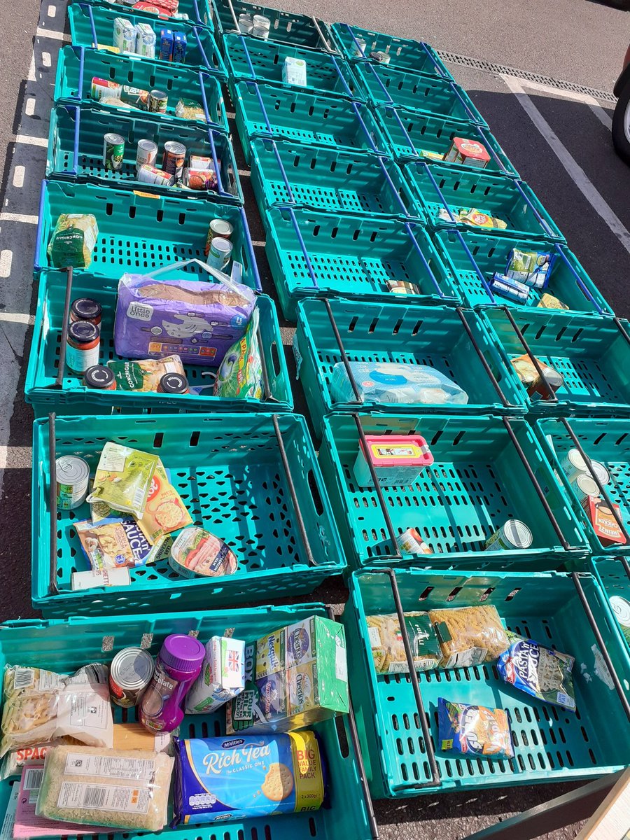 CroydonChampion's tweet photo. This morning is going great still a few hours left collecting donations for @PurleyFoodHub #foodbankdrive #community #pickuppacks thank you to everyone so far 😊 https://t.co/8On6a4ez9R