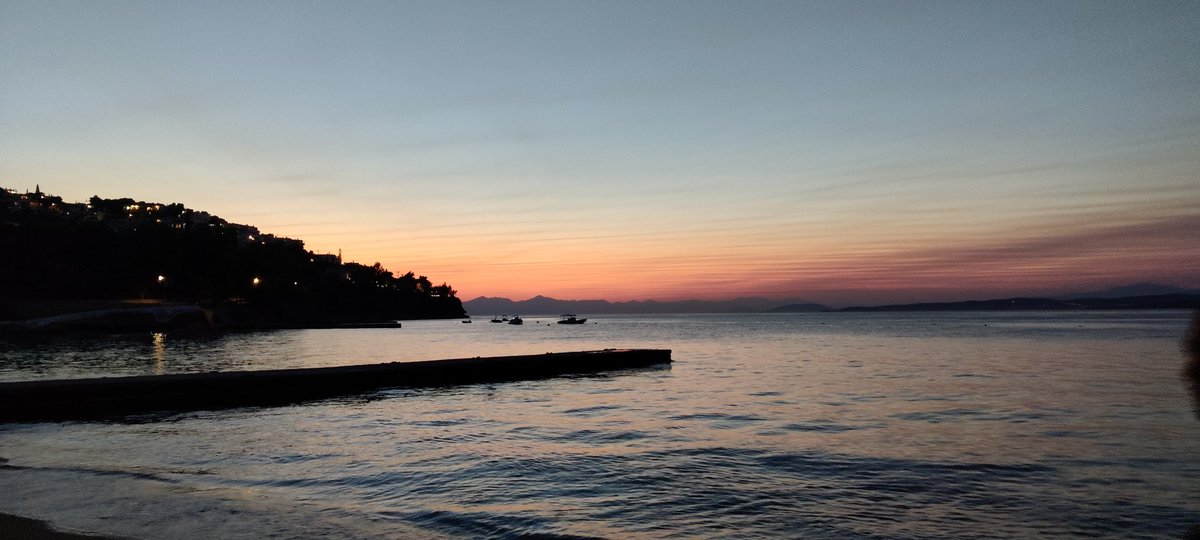 kemp_lars's tweet photo. Had the absolute pleasure to attend the #EMBOFEBSmolmech Cancer Signaling meeting on Spetses this week with great science and amazing people. I was very happy to be allowed to present my work. And delighted that I was awarded with the price for best presenter! #EMBO #FEBSnews https://t.co/q2yQZs0651