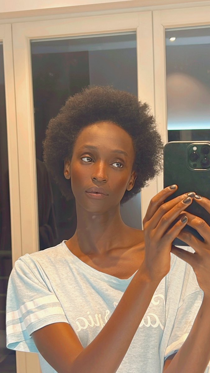 lousandtheyakz's tweet photo. My Afro is growing a little 🥹
I’m gonna stop braiding it for a minute 
Give me tips to take care of it 💙 https://t.co/bzeOMTYKLd