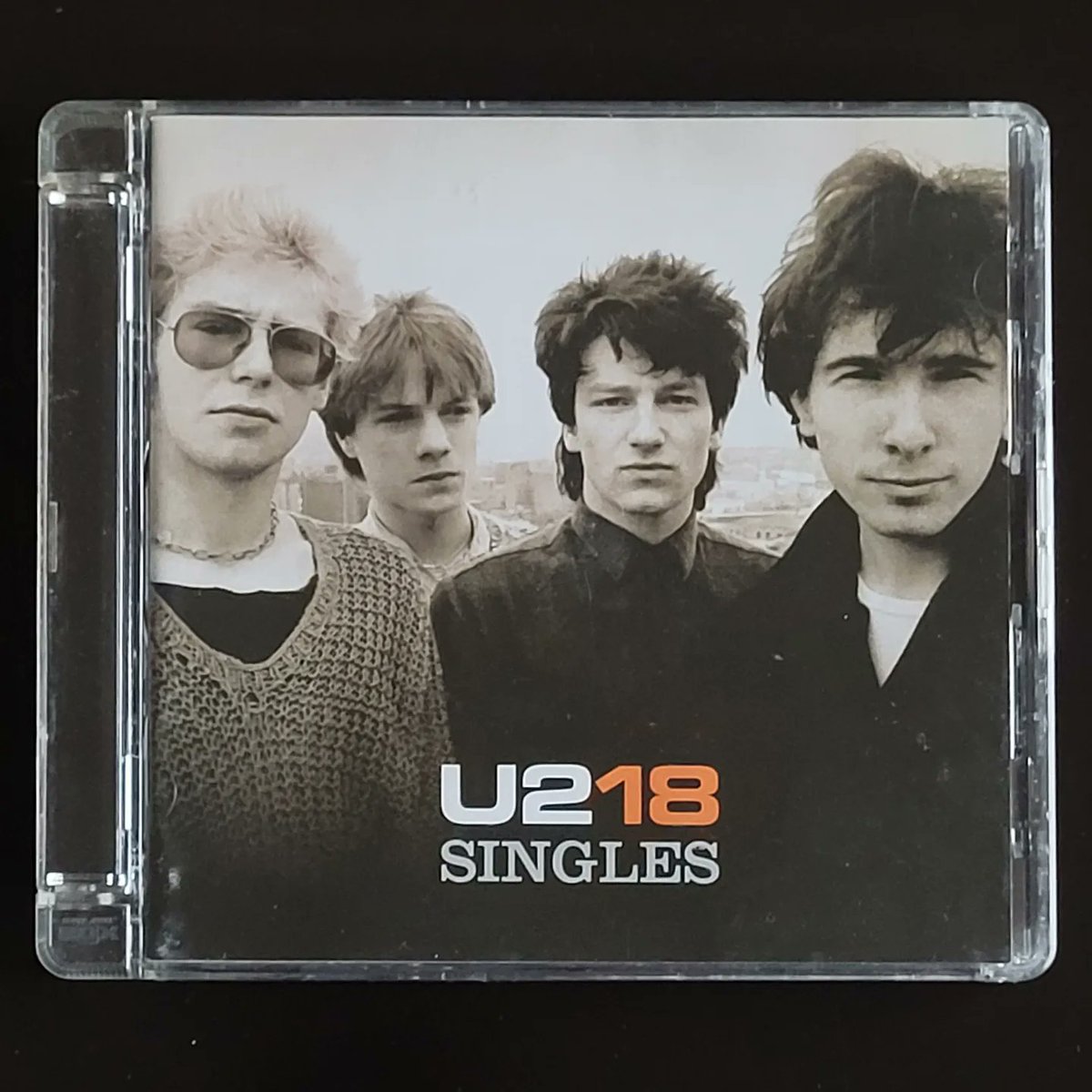 U2collections's tweet photo. U218 Singles
🇪🇺 | 2006 | 💿 CD
* Super Jewel Box
#U2 #U2Collection #U2Collector #Collection #Bono #TheEdge #LarryMullenJr #AdamClayton #CD #CDs #CDCollection #CDCollector #U218 #U218Singles #00s #Single #Singles #Compilation https://t.co/ZNMKEmvxUs