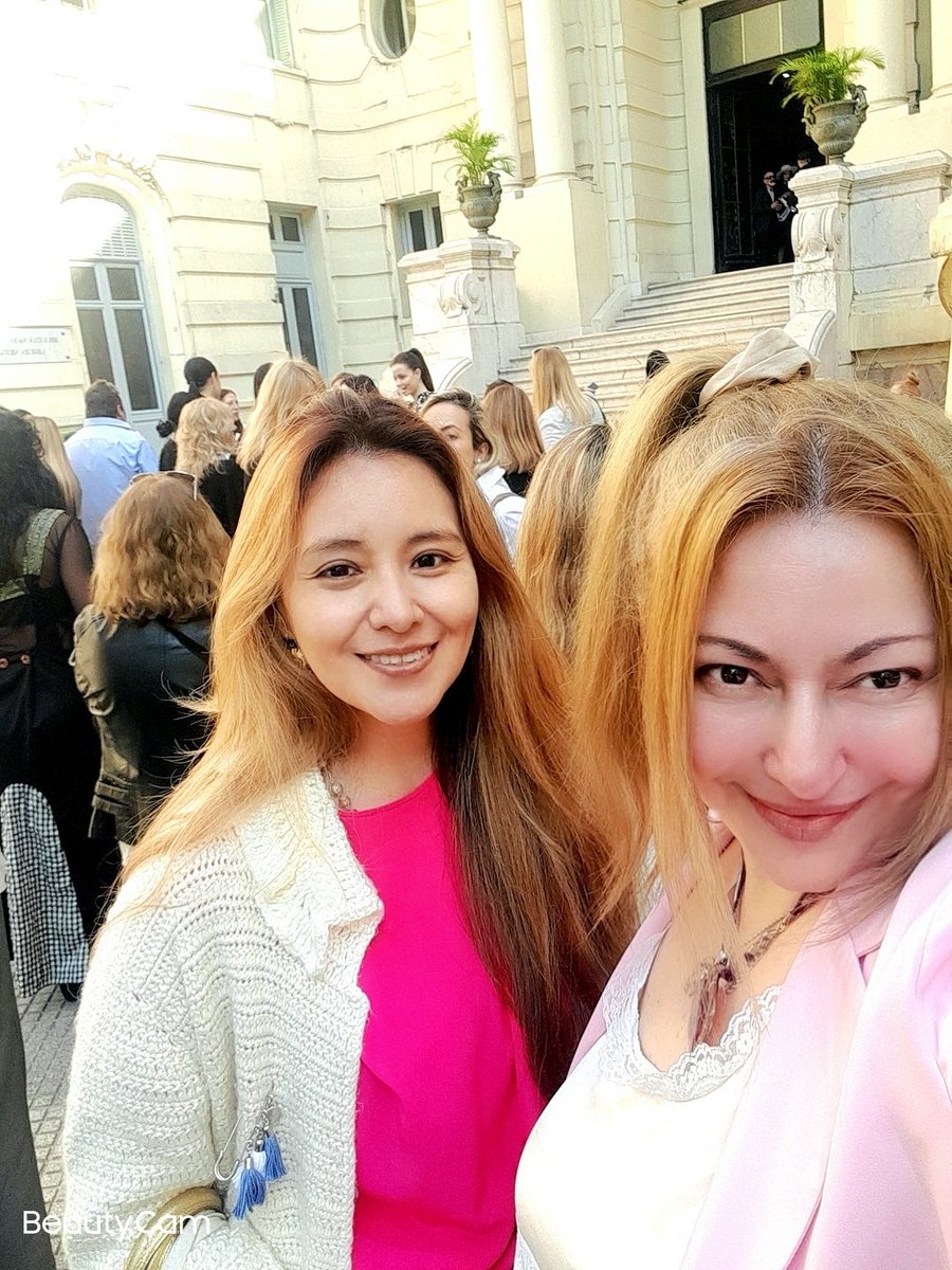 EleoValentini's tweet photo. En el Argentina Fashion Week con mi jujujeña bella! 😍 #ARFW https://t.co/jMpsZHrH6H