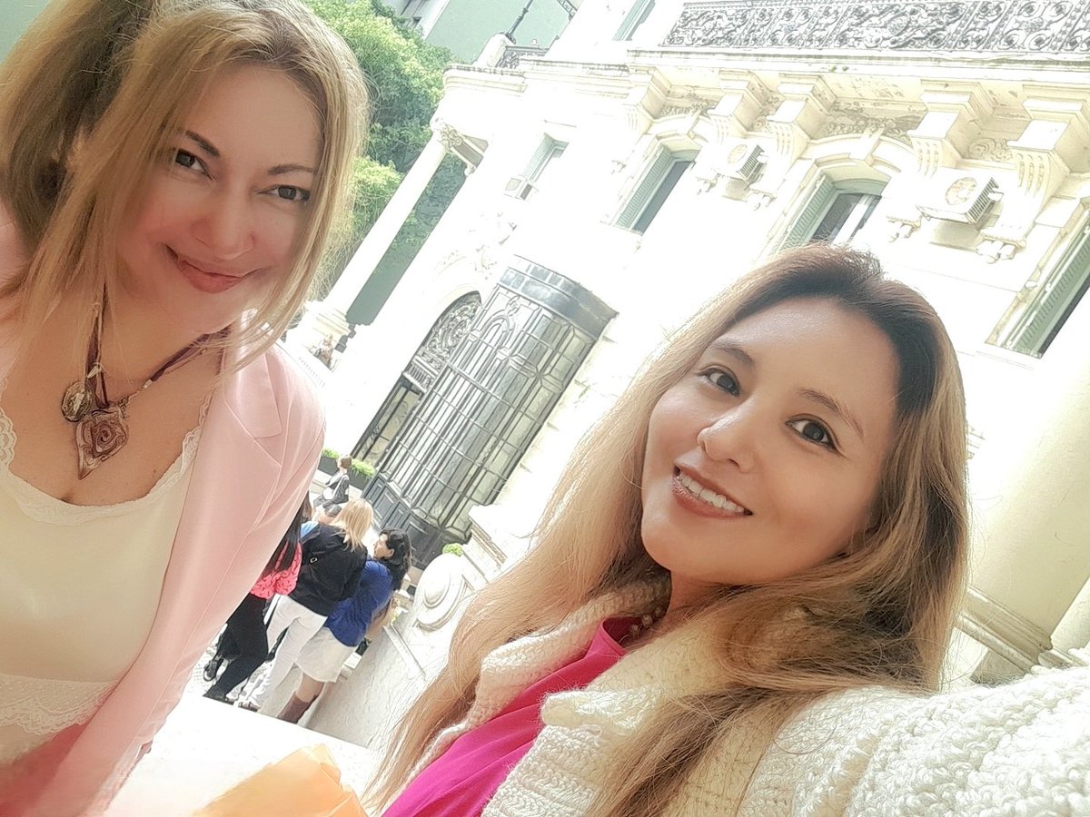 EleoValentini's tweet photo. En el Argentina Fashion Week con mi jujujeña bella! 😍 #ARFW https://t.co/jMpsZHrH6H