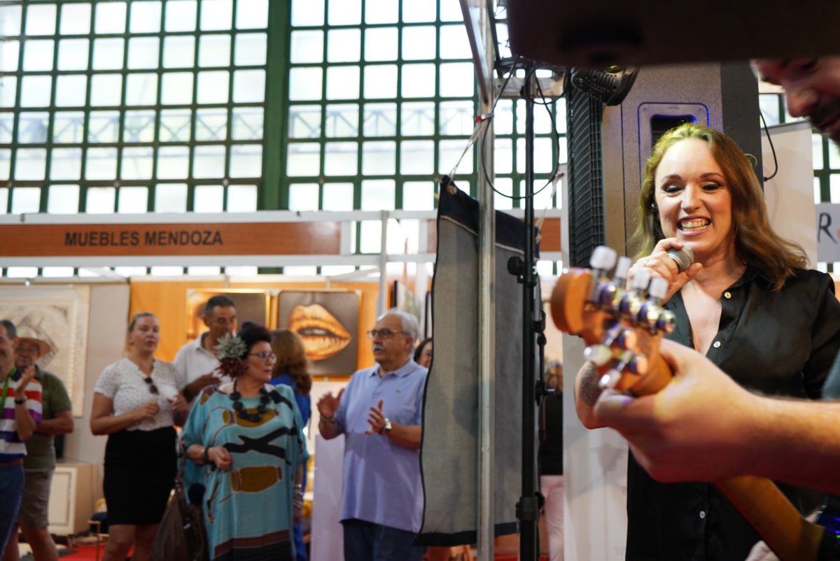 expohuelma's tweet photo. Actuación de Inmita &amp; Toledo en el stand de Arias Sound 🎤🎶
 
#ExpoHuelma #EH22 #ExpoHuelma2022 #AyuntamientodeHuelma #Huelma #SierraMagina #muchoquever #maginaenhuelma #vivemagina https://t.co/OrzMjPAQoj
