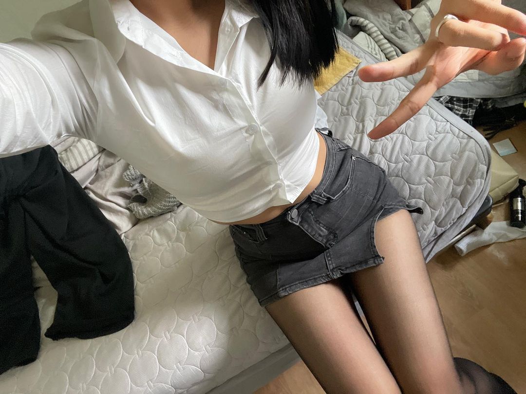 see_li91's tweet photo. 불금인데 나 이렇게 입고 나가면 어떨가 ?
맘 부탁해요 ^^
#몸매 #섹트 #일탈 #스타킹 https://t.co/ef6uhEPHtZ
