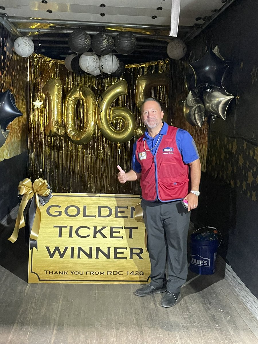 D811 team celebrating Store 1065’s Golden Ticket! Great job!