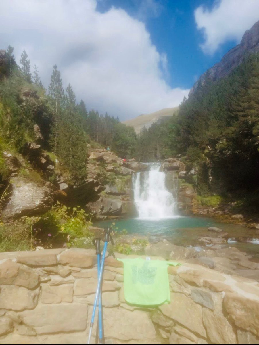 CEIPNEJAPA's tweet photo. #Nejapeando en el Valle de Ordesa: Patrimonio de la Humanidad por la Unesco.
#Huesca #camisetaviajera #Verano22 https://t.co/i1vP5U1dCz