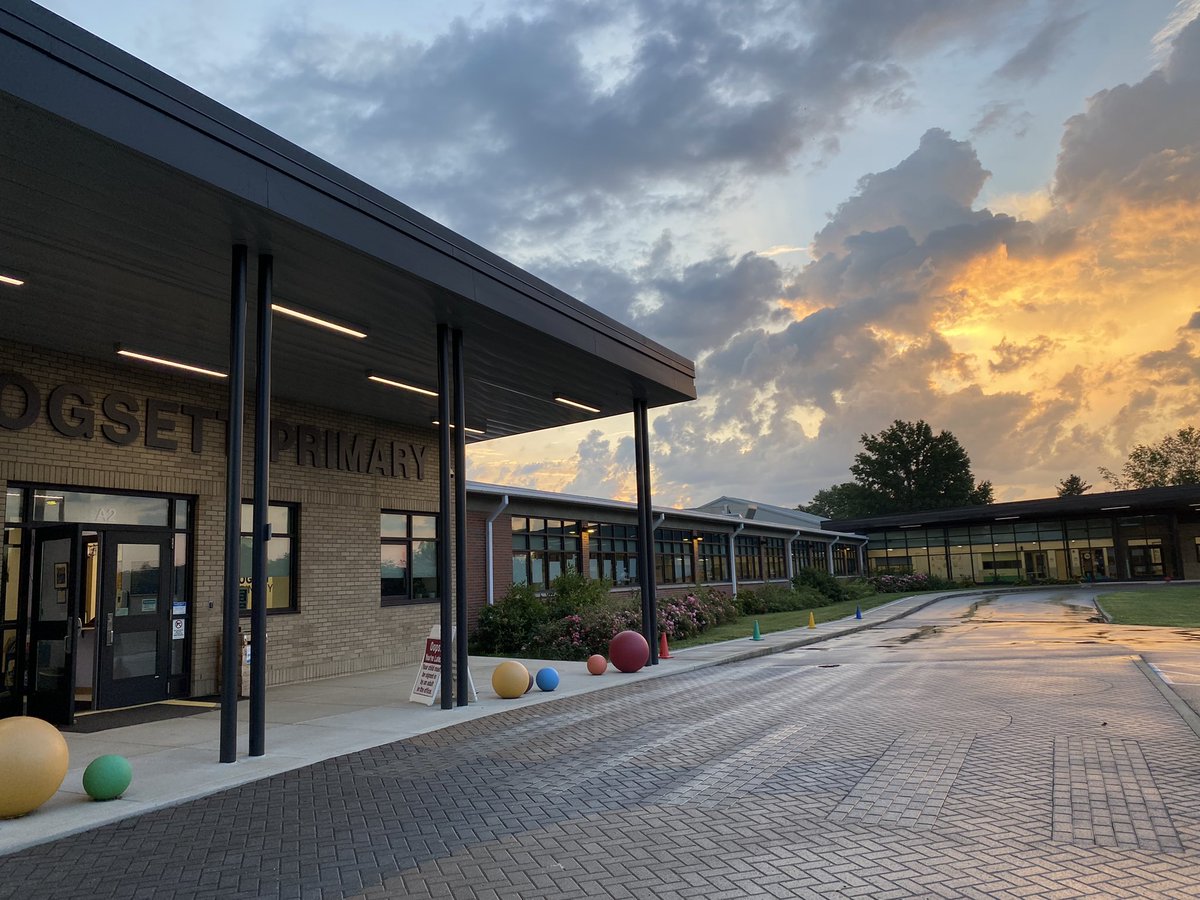 SuzanneFarmer's tweet photo. It’s a beautiful morning @maryghogsett Grateful for the great start of the year with our students and families! #BetterTogether https://t.co/1B9spVakk6