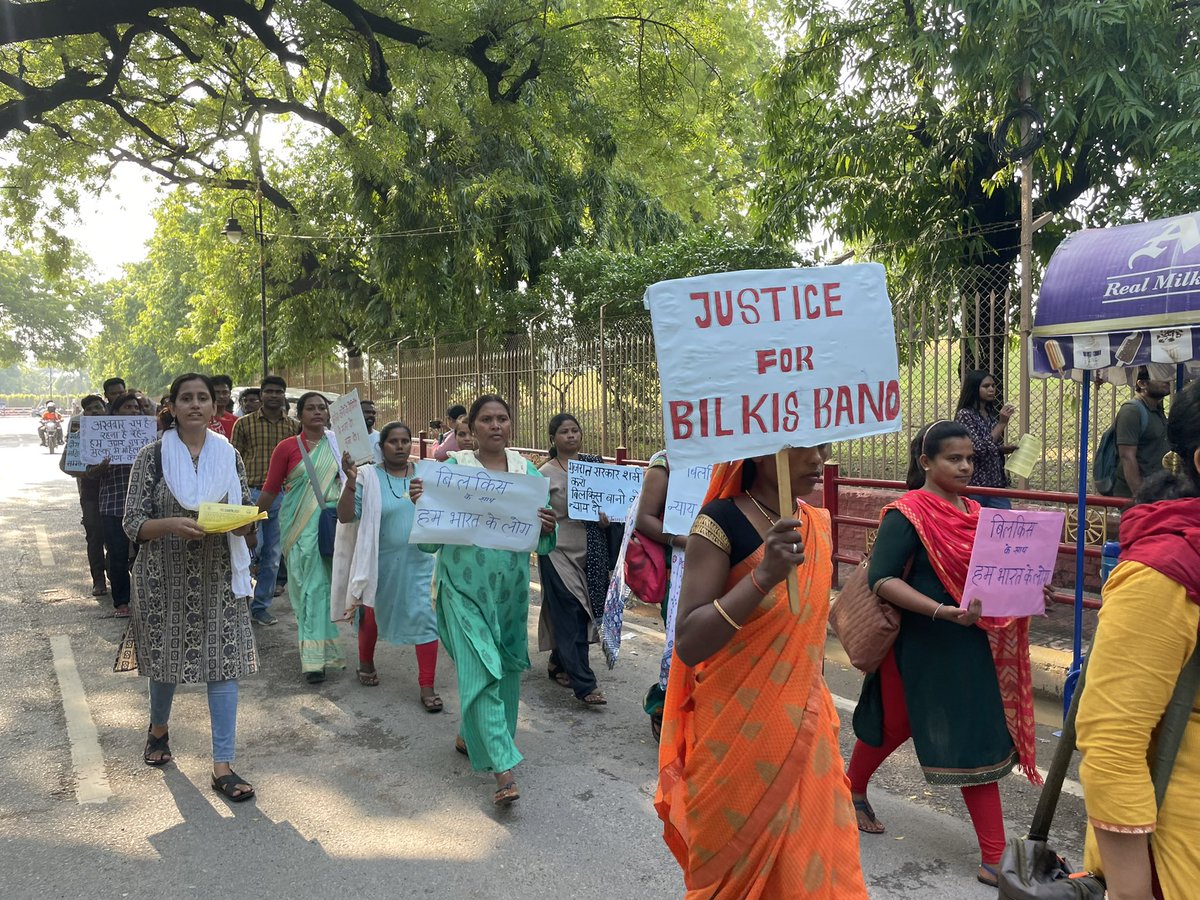 BhuBuzz's tweet photo. बिलक़िस बानो को न्याय की माँग हेतु बनारस के नागरिक समाज ने सारनाथ, बनारस में विरोध मार्च किया 

मार्च में सैकड़ों नागरिक शामिल रहे। 

#JusticeForBilkisBano https://t.co/BRvLyQD1EI