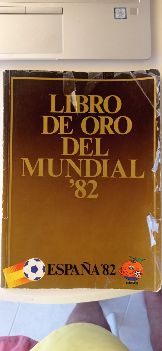 jjavisaez's tweet photo. Hoy he encontrado este libro por casa de mis padres https://t.co/2idOkwG9Ae