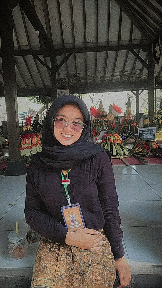 hai_dep_'s tweet photo. Halo Sobat FEBI UIN Raden Mas Said Surakarta ! 😁🫶🏻
Perkenalkan saya Devita Esti Nur Rahmawati, dari kelompok 22 PT KAI.
Saya Siap menjadi bagian dari FEBI UIN Raden Mas Said Surakarta
#PRESISI2022
#GREBEGMILENIALUMKM
#KERATONKARTASURA
#FEBIUNGGULMAHASISWAMANTUL
#UINRMS https://t.co/I4bBUOvGEE