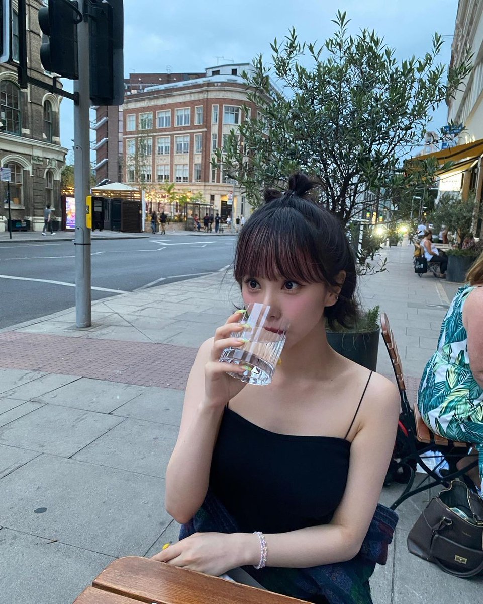 '𝚎𝚋𝚒𝚗𝚊 (@jjunha_) on Twitter photo 