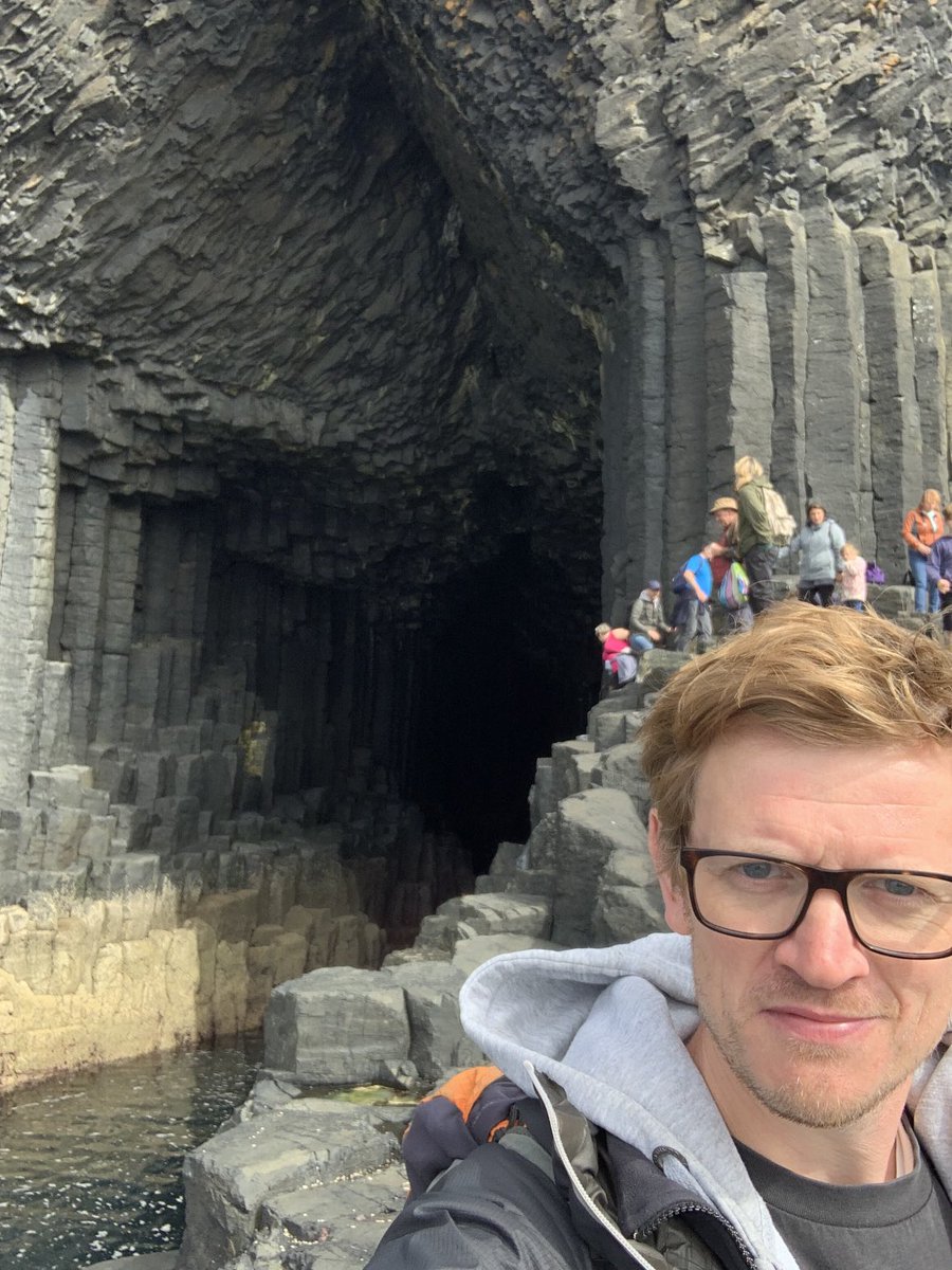 fehs_geog's tweet photo. Fingal’s cave on Staff Rock today. It’s going to have the same inspirational effect on my Geography lessons as it had on Mendlessohn’s music!! Stunning. #FEHS https://t.co/eW8GS5y8mJ