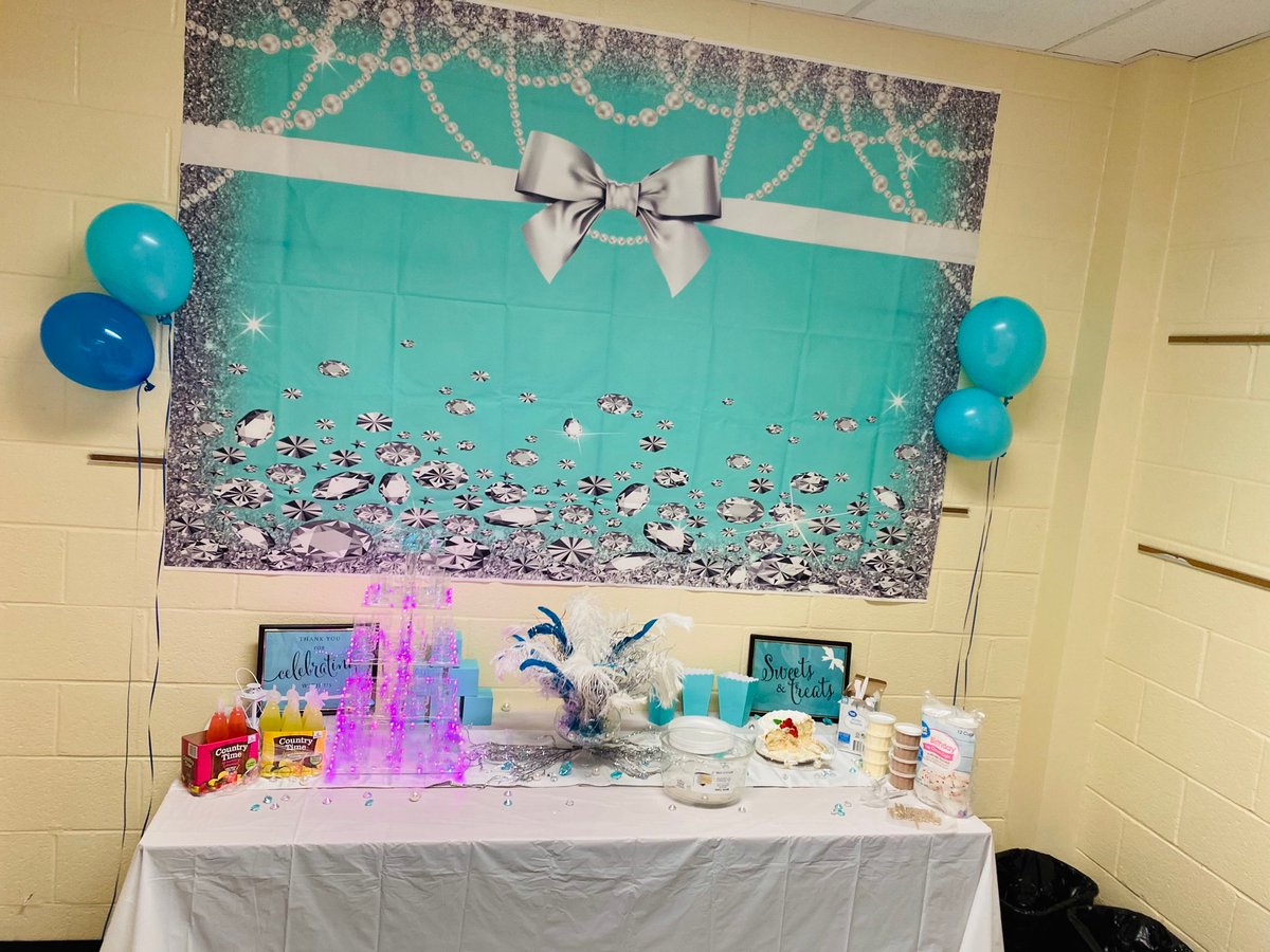 hawkceptional's tweet photo. Had a blast celebrating the August-Isra’s birthdays yesterday…. Way to go lady’s! I hope to be as successful as y’all I grow up!
#SECSTRONG #FCS_SEC
@hapevillehawks
@HapevillePrin
@FCS_SEC
@FultonCoSchools
@MsBuffington1
@dlstupfer https://t.co/f4WtaVIVQ8
