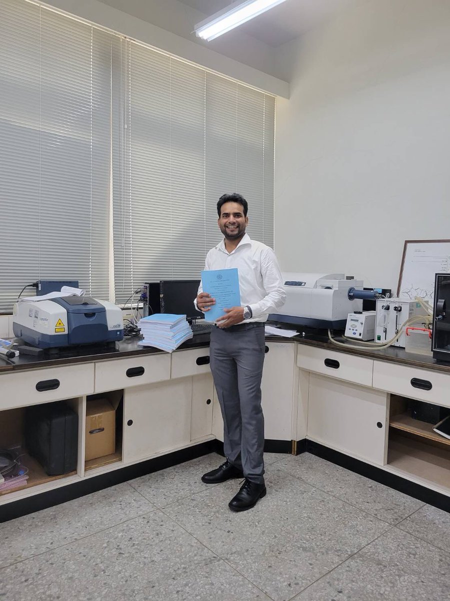 M_Biochemist's tweet photo. Alhamdolillah, P.hDone ✅ #phddone https://t.co/kLQu5pUpOn