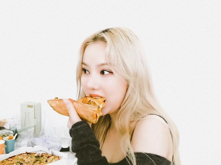 '𝚎𝚋𝚒𝚗𝚊 (@jjunha_) on Twitter photo 