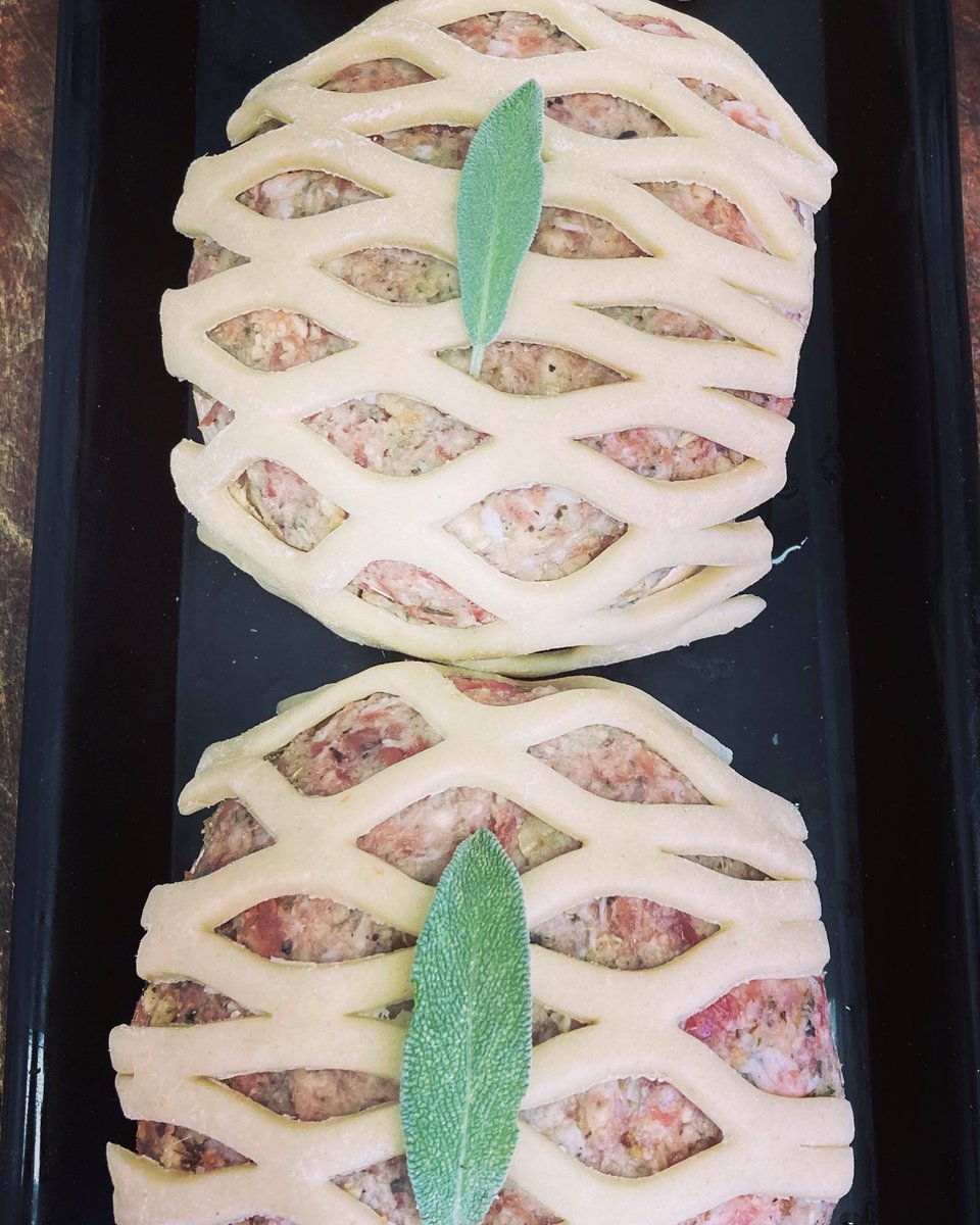 bowersbutchers's tweet photo. Stuffed field mushroom with sage and onion sausage meat top with a pastry lattice. #betterwithbower #kingslynn #quicklunchideas https://t.co/u8FFF2XyLs