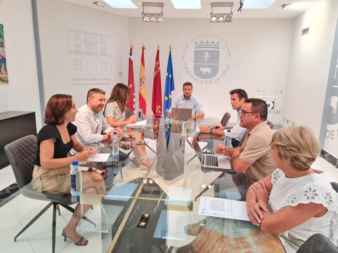 ℹ 🚧 El Ayuntamiento de #Caravaca inicia la contratación de las obras de mejora de la seguridad vial en las travesías del casco urbano y pedanías: cutt.ly/jXVCom2

#JuntaDeGobierno