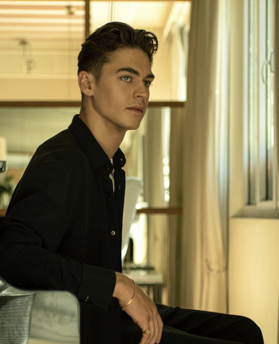 herofthourly's tweet photo. hero fiennes tiffin for madmen magazine 2022 https://t.co/NhRuf9w44s