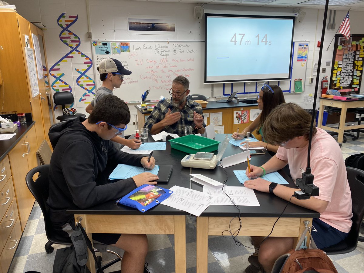 LPranke's tweet photo. Lab day in bio! Students were tasked with designing their own experiment to test the rates of chemical reactions https://t.co/8ck1haQTHv
